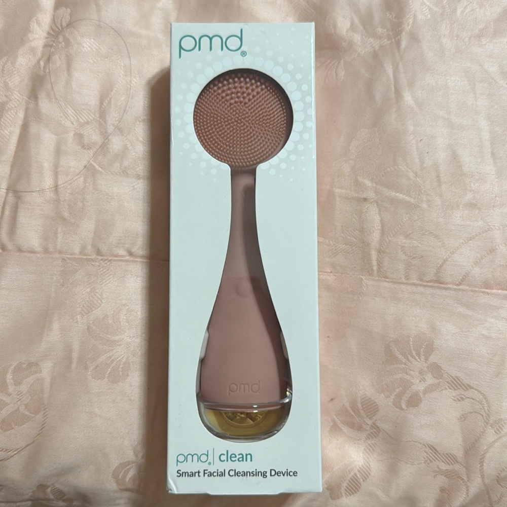 PMD clean - smart facial cleansing device
